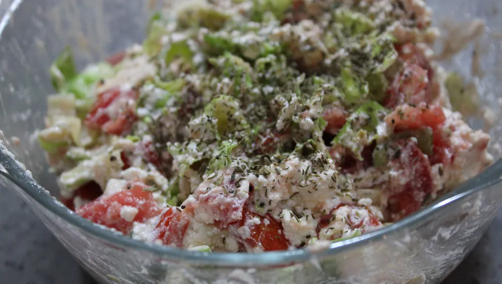 Lor Peynirli Salata